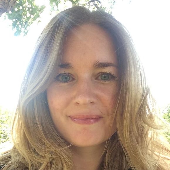 Meet your Posher, Anca - Picture 1 of 1